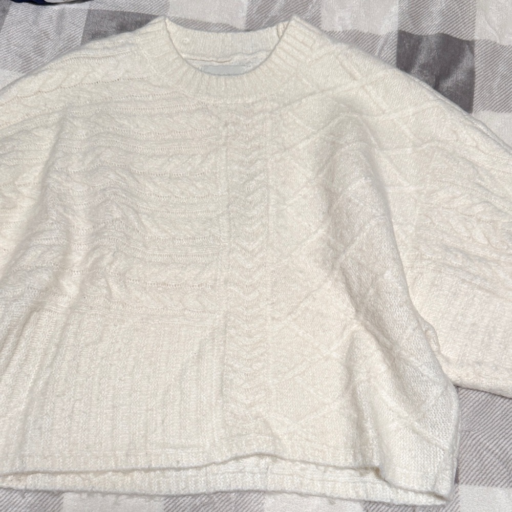 Abercrombie & Fitch Cream Cable Knit Sweater